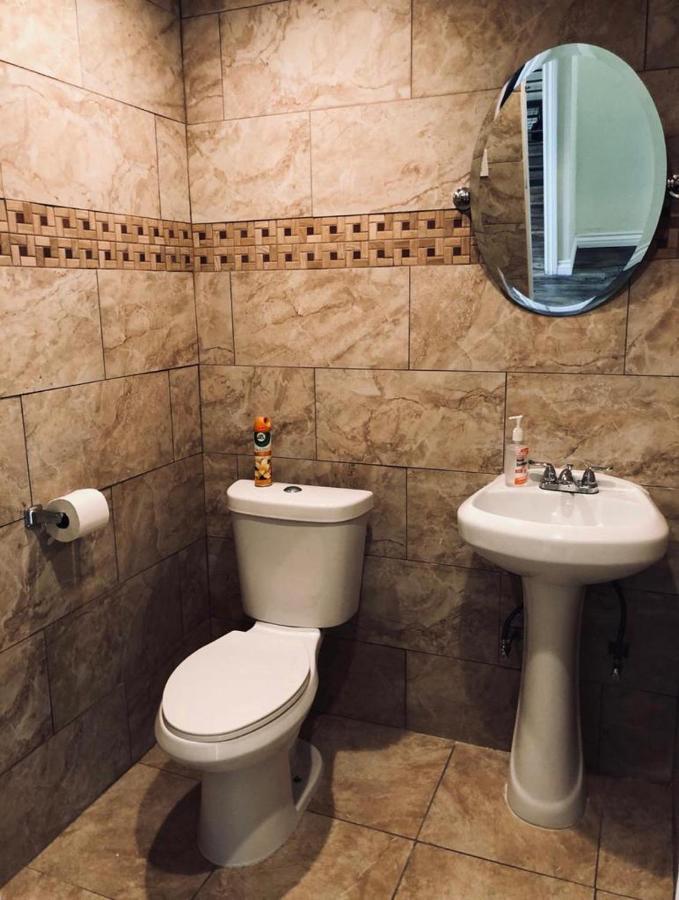 Lax Guest House Ингълуд Екстериор снимка