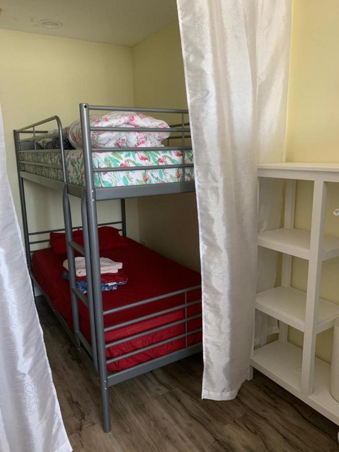 Lax Guest House Ингълуд Екстериор снимка